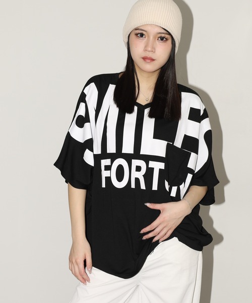 FUNALIVE(ファンアライブ)の「前後ロゴVネックオーバーサイズT 半端袖(Tシャツ/カットソー・レディース・パープル/ホワイト/ブラック・L)」の14枚目の写真