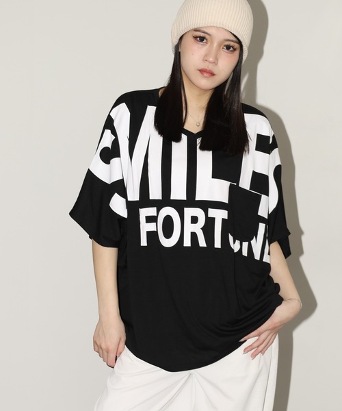 FUNALIVE(ファンアライブ)の「前後ロゴVネックオーバーサイズT 半端袖(Tシャツ/カットソー・レディース・パープル/ホワイト/ブラック・L)」の16枚目の写真