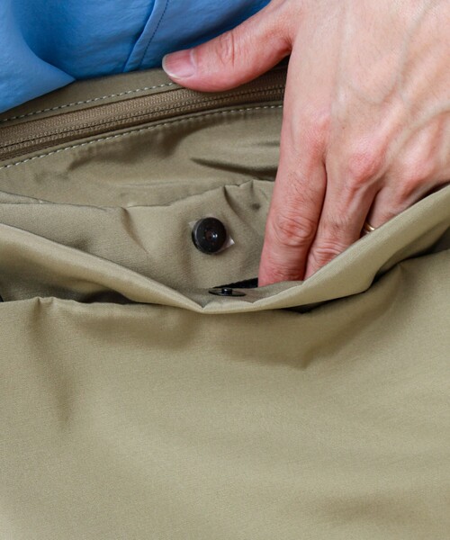 SML(エスエムエル)の「【SML/エスエムエル】SIDE POCKET SHOULDER BAG(ショルダーバッグ・メンズ・ブラック/オリーブ・FREE)」の11枚目の写真
