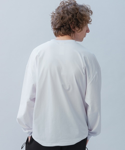 +phenix(プラスフェニックス)の「+phenix(プラスフェニックス) DRAWSTRING LONG SLEEVE TEE / ドローストリングロングスリーブTシャツ(Tシャツ/カットソー・メンズ・ホワイト/ブラック・XL/L/M)」の4枚目の写真