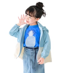 L.COPECK（エルコペック）の「【フード収納可能】ウィンドブレーカー　＃背中フリル＃無地＃女児（ナイロンジャケット）」