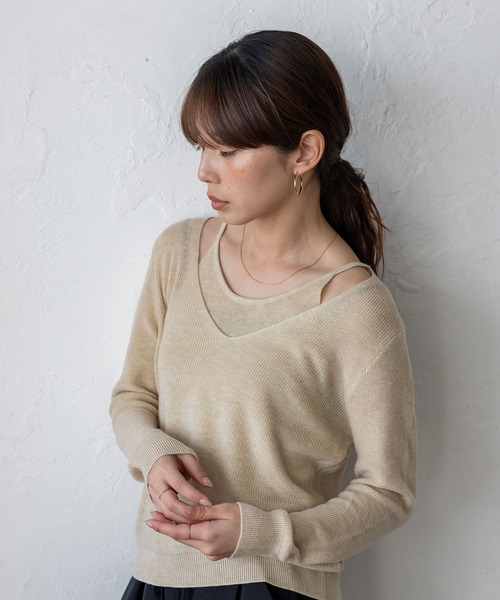 VitaFelice(ヴィータフェリーチェ)の「キャミレイヤード風ニットトップス シアーニット 重ね着風(ニット/セーター・レディース・ブラウン/ベージュ/チャコール/ブラック/アイボリー・FREE)」の15枚目の写真