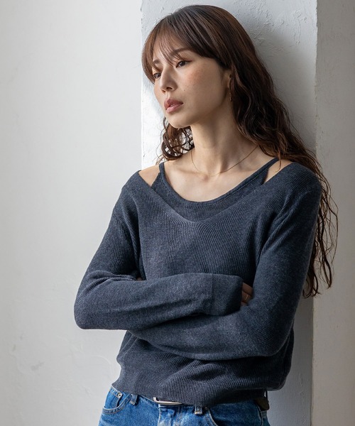 VitaFelice(ヴィータフェリーチェ)の「キャミレイヤード風ニットトップス シアーニット 重ね着風(ニット/セーター・レディース・ブラウン/ベージュ/チャコール/ブラック/アイボリー・FREE)」の9枚目の写真