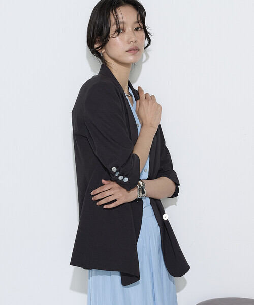 K.T KIYOKO TAKASE(キヨコタカセ)の「リネン/トリアセテートストレッチ ダブルブレストジャケット(テーラードジャケット・レディース・ブラウン/キナリ/チャコール・7号/9号/11号)」の3枚目の写真