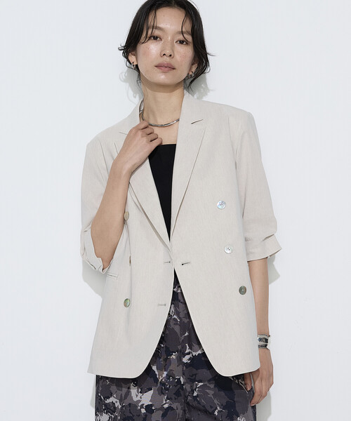K.T KIYOKO TAKASE(キヨコタカセ)の「リネン/トリアセテートストレッチ ダブルブレストジャケット(テーラードジャケット・レディース・ブラウン/キナリ/チャコール・7号/9号/11号)」の2枚目の写真