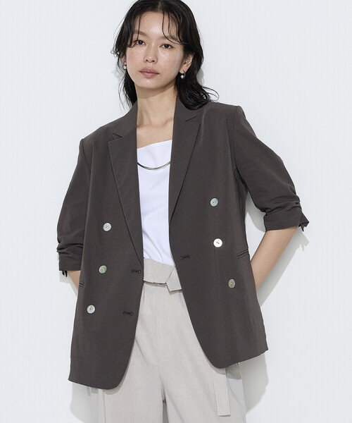 K.T KIYOKO TAKASE(キヨコタカセ)の「リネン/トリアセテートストレッチ ダブルブレストジャケット(テーラードジャケット・レディース・ブラウン/キナリ/チャコール・7号/9号/11号)」の15枚目の写真