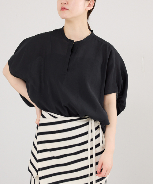 IENA（イエナ）の「《追加5》ニュアンスドルマンブラウス（シャツ/ブラウス・レディース・ブラウン/サックスブルー/ブラック・FREE）」の7枚目の写真
