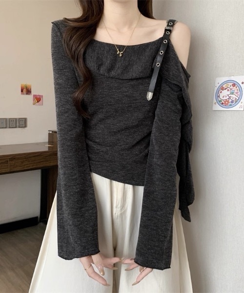 Alvia(アルビア)の「オフショルダー フリル袖トップス(Tシャツ/カットソー・レディース・ベージュ/ダークグレー・M)」の16枚目の写真