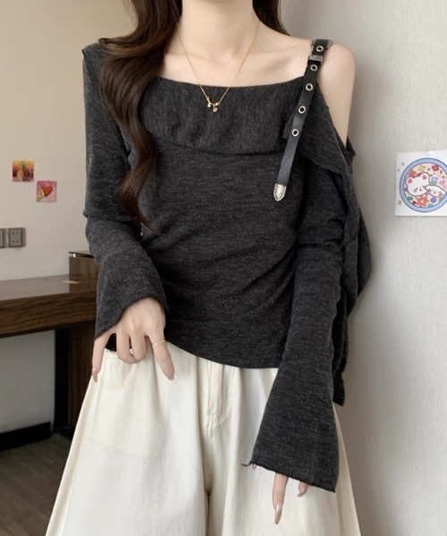 Alvia(アルビア)の「オフショルダー フリル袖トップス(Tシャツ/カットソー・レディース・ベージュ/ダークグレー・M)」の11枚目の写真