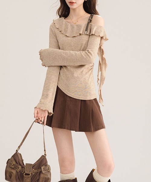 Alvia(アルビア)の「オフショルダー フリル袖トップス(Tシャツ/カットソー・レディース・ベージュ/ダークグレー・M)」の7枚目の写真