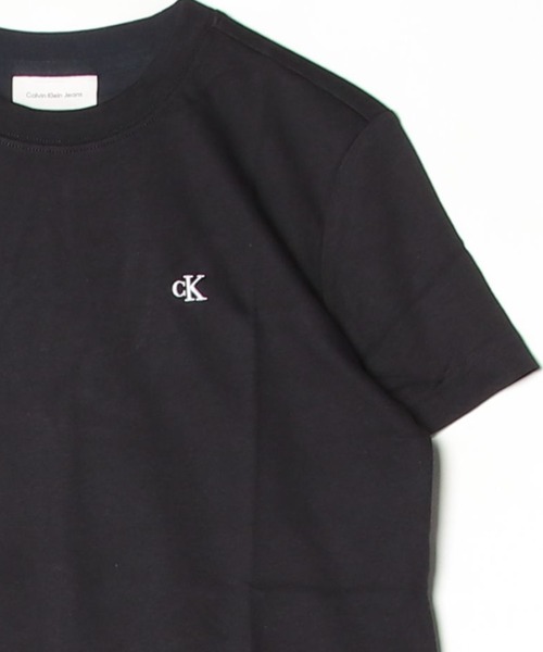 Calvin Klein Jeans（カルヴァンクラインジーンズ）の「Calvin Klein Jeans カルバンクラインジーンズ レディース Tシャツ CK ARCHIVE LOGO CREWNECK TEE アーカイブ ロゴ クルーネック半袖Tシャツ（Tシャツ/カットソー・レディース・ブラック/ホワイト・S/M/L）」の2枚目の写真