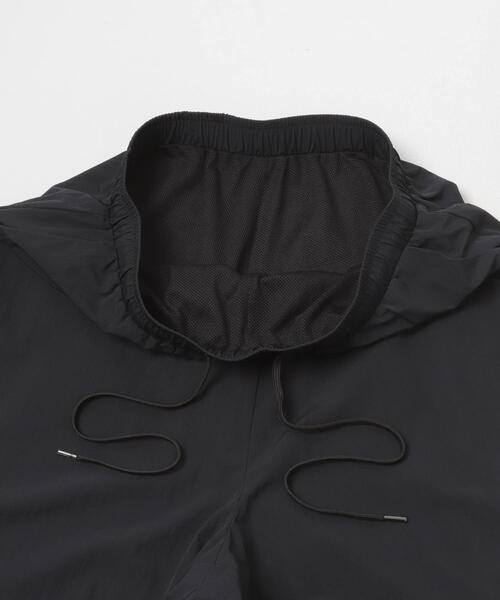ITEMS URBANRESEARCH（アイテムズ アーバンリサーチ）の「『接触冷感/撥水/イージーケア/UVカット』タスランナイロンイージージョグパンツ（その他パンツ・メンズ・ブラック/ベージュ系その他/チャコールグレー・MEDIUM/LARGE）」の15枚目の写真