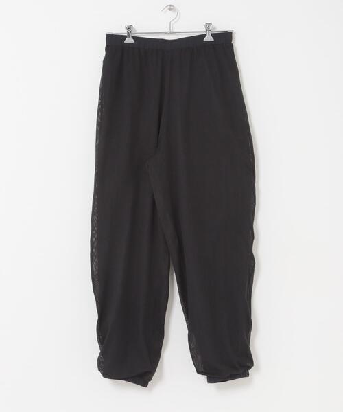 ITEMS URBANRESEARCH（アイテムズ アーバンリサーチ）の「『接触冷感/撥水/イージーケア/UVカット』タスランナイロンイージージョグパンツ（その他パンツ・メンズ・ブラック/ベージュ系その他/チャコールグレー・MEDIUM/LARGE）」の19枚目の写真