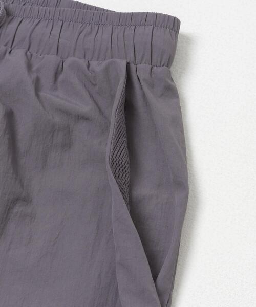 ITEMS URBANRESEARCH(アイテムズ アーバンリサーチ)の「『接触冷感/撥水/イージーケア/UVカット』タスランナイロンイージージョグパンツ(その他パンツ・メンズ・ブラック/ベージュ系その他/チャコールグレー・MEDIUM/LARGE)」の20枚目の写真