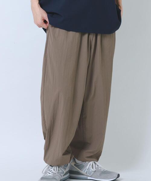 ITEMS URBANRESEARCH(アイテムズ アーバンリサーチ)の「『接触冷感/撥水/イージーケア/UVカット』タスランナイロンイージージョグパンツ(その他パンツ・メンズ・ブラック/ベージュ系その他/チャコールグレー・MEDIUM/LARGE)」の9枚目の写真