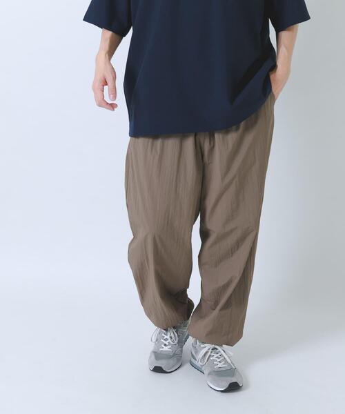 ITEMS URBANRESEARCH(アイテムズ アーバンリサーチ)の「『接触冷感/撥水/イージーケア/UVカット』タスランナイロンイージージョグパンツ(その他パンツ・メンズ・ブラック/ベージュ系その他/チャコールグレー・MEDIUM/LARGE)」の7枚目の写真