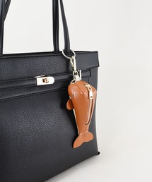 styiro（スタイロ）の「牛革クジラポーチケース ミニマルチケース バッグチャーム（ポーチ）」