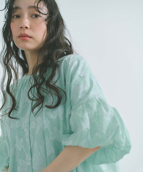 studio CLIP(スタディオクリップ)の「ダブルフロントストライプジャガードブラウス(シャツ/ブラウス・レディース・ブルー/ライトグリーン/ベージュ・FREE)」の5枚目の写真