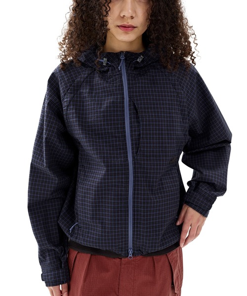 SUNLOVE(サンラブ)の「2Way Hooded Jacket(マウンテンパーカー・レディース・アイボリー/チャコール・L/XL)」の2枚目の写真