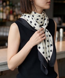 STYLE DELI（スタイルデリ）の「【DELI by】超大判ツイルサテンプリントスクエアストール（ストール/ショール）」