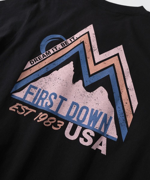 FIRST DOWN(ファーストダウン)の「【76】【FIRST DOWN USA/ファーストダウン USA】グラフィック ロゴプリント クルーネックTシャツ/ワンポイントワッペン/バックプリント(Tシャツ/カットソー・メンズ・カーキ/ホワイト系その他2/ブラック/オレンジ/ホワイト系その他/ホワイト・M/S)」の9枚目の写真