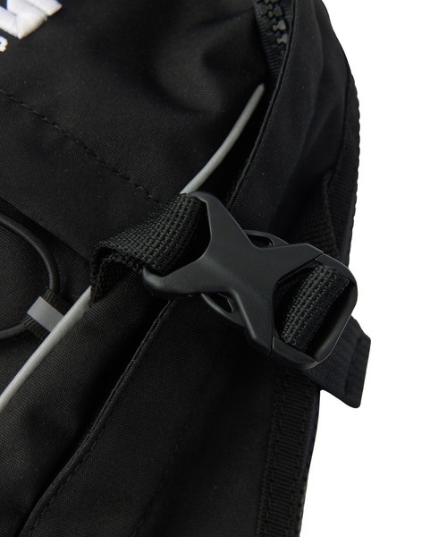 X-girl(エックスガール)の「BUNGEE CORD MINI BACKPACK(バックパック/リュック・レディース・ブラック/オリーブ・ONE SIZE)」の14枚目の写真