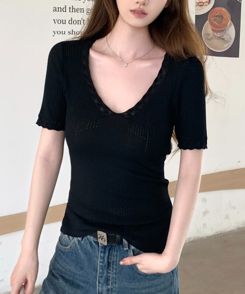AMAJI(アマジ)の「Vネック 波状編み 半袖ニットトップス(Tシャツ/カットソー・レディース・ブラック/ホワイト・FREE)」の6枚目の写真