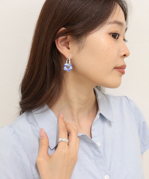 fredy emue（フレディエミュ）の「カラーフラワーねじりフープピアス（ピアス（両耳用）・レディース・ライトグリーン/ブラウン/ピンク/ライトブルー・FREE）」の17枚目の写真