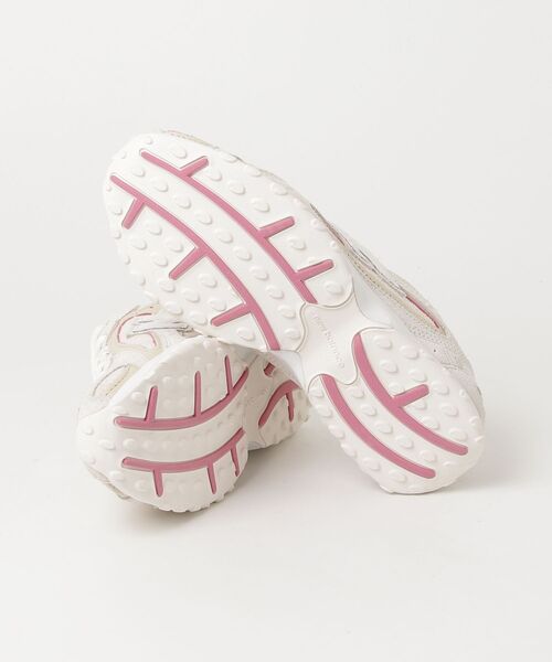 NEW BALANCE(ニューバランス)の「204L(スニーカー・レディース・ライトベージュ・22.5cm/30.0cm/29.0cm/28.5cm/28.0cm/27.5cm/27.0cm/26.5cm/26.0cm/25.5cm/25.0cm/24.5cm/24.0cm/23.5cm/23.0cm)」の6枚目の写真