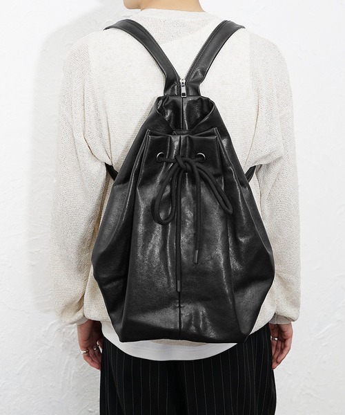 MinoriTY(マイノリティ)の「【MinoriTY】PUレザー2WAYリュック メンズ 春服 夏服 ユニセックス(ボディバッグ/ウエストポーチ・メンズ・ブラック/ベージュ・FREE)」の14枚目の写真