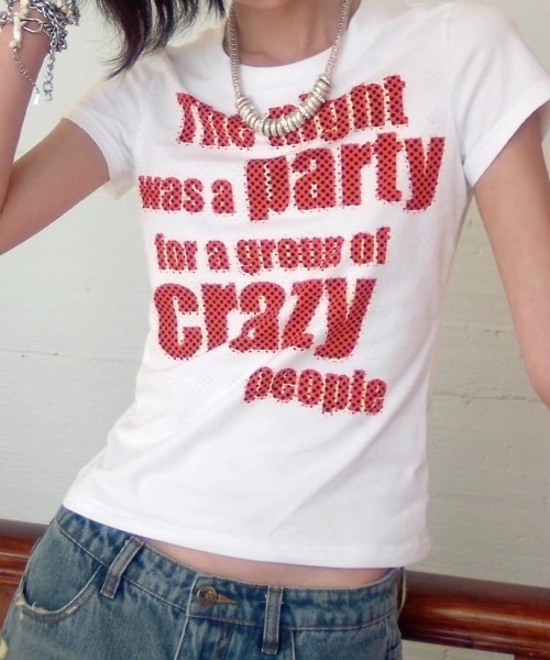 SHEENA(シーナ)の「crazyドットロゴフィットTシャツ(Tシャツ/カットソー・レディース・ホワイト・M)」の2枚目の写真