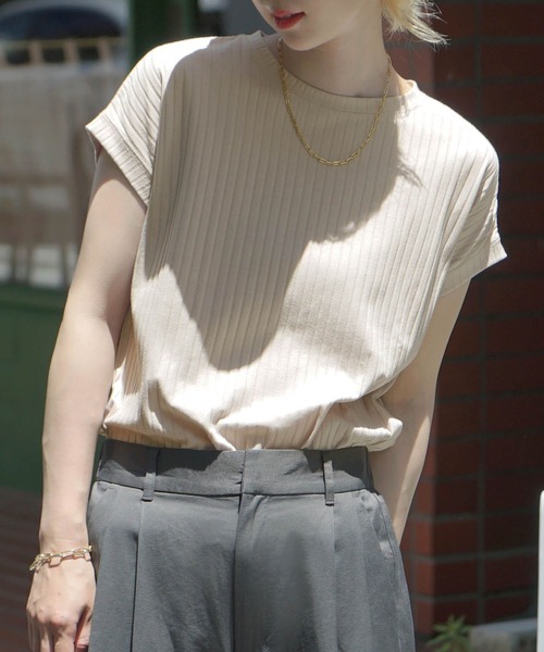 zootie（ズーティー）の「汗しみない リブカットソー［フレンチスリーブ］（Tシャツ/カットソー・レディース・グレイッシュブルー/ライトベージュ/レッド/モカ/ブラック/イエロー系その他/ネイビー・M-L）」の4枚目の写真