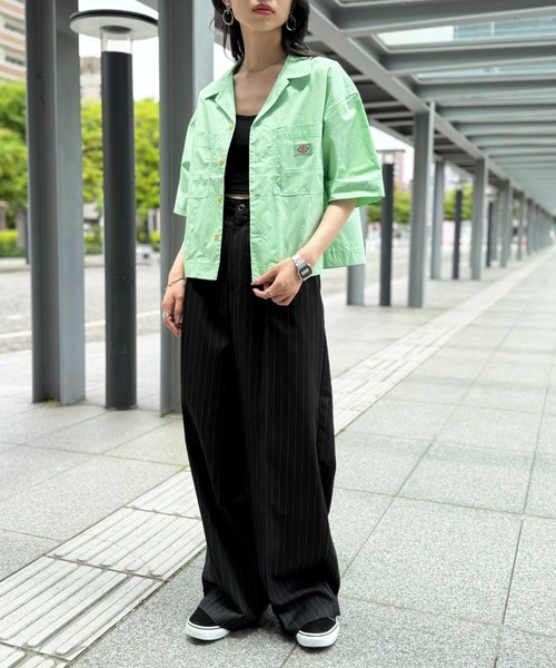 Dickies(ディッキーズ)の「【Dickies】コットンダンプオープンカラークロップドシャツ 5287-5100 MNY(シャツ/ブラウス・レディース・ホワイト/ブラック/グリーン・M)」の21枚目の写真