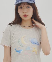 【umm.】肩ギャザーグラフィックTシャツ