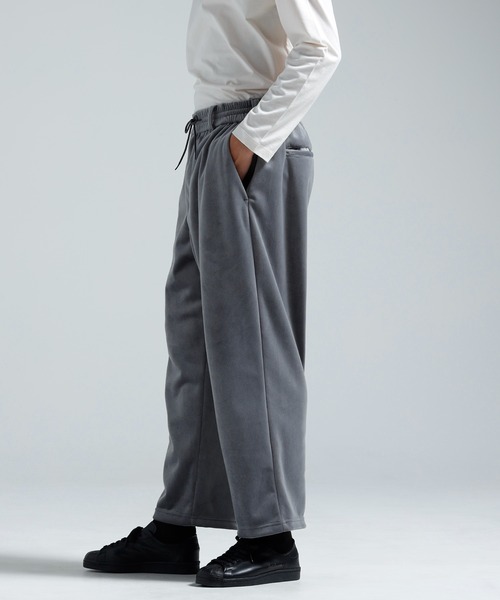 Y-3(ワイスリー)の「Y-3 VELVET CORDUROY TRACK PANTS(その他パンツ・メンズ・グレー・LARGE/MEDIUM/SMALL/X-SMALL)」の2枚目の写真