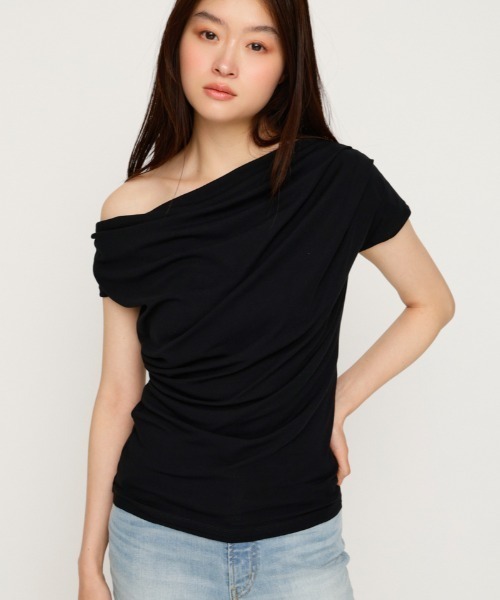 SLY(スライ)の「ONE SHOULDER CUT TOPS ワンショルダーカットトップス 夏服 秋服(Tシャツ/カットソー・レディース・ブラック/ブラウン/アイボリー/ライトピンク/ネイビー・FREE)」の2枚目の写真