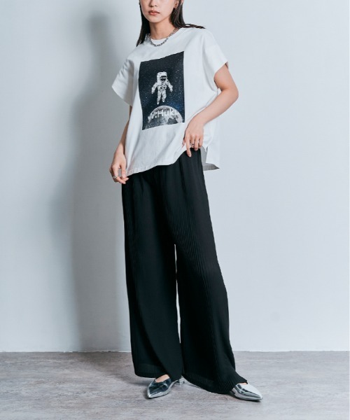 W:Huku(フーク)の「コスモ プリント フレンチ スリーブ Tシャツ(Tシャツ/カットソー・レディース・ブラック/オフホワイト・FREE)」の5枚目の写真