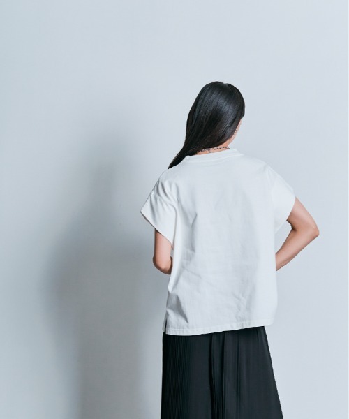 W:Huku(フーク)の「コスモ プリント フレンチ スリーブ Tシャツ(Tシャツ/カットソー・レディース・ブラック/オフホワイト・FREE)」の8枚目の写真