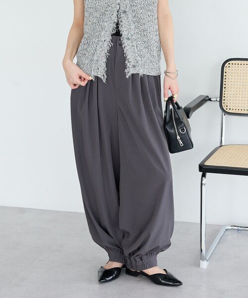 CRAFT STANDARD BOUTIQUE(クラフトスタンダードブティック)の「4タックカーブパンツ(その他パンツ・レディース・ベージュ/グレー・L/M)」の3枚目の写真