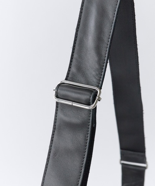 schott(ショット)の「Schott/ショット PADDED BANANA BAG パデッドバナナバッグ ショルダーバッグ 斜めがけバッグ 牛革 本革 レザー ダイヤ キルティング メンズ 2026年 夏 夏服(ショルダーバッグ・メンズ・ブラック・FREE)」の5枚目の写真