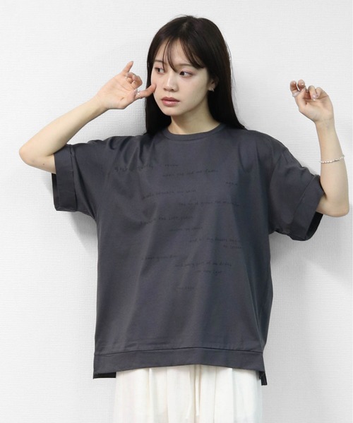 THE CELL.(ザセルドット)の「接触冷感ドライタッチコットン ロールアップオーバーサイズ ロゴTシャツ(Tシャツ/カットソー・レディース・ピンク/ブラック/チャコールグレー/オフホワイト・FREE)」の3枚目の写真
