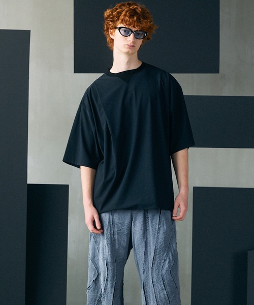 MAISON SPECIAL(メゾンスペシャル)の「《UNISEX》Comfortable Clothes Prime-Over Front-tuck T-shirt/コンフォータブルクローズプライムオーバーフロントタックTシャツ【MAISON SPECIAL/メゾンスペシャル】■セットアップ対応■(Tシャツ/カットソー・メンズ・ブラック/チャコールグレー/バーガンディー・2/1/0)」の6枚目の写真