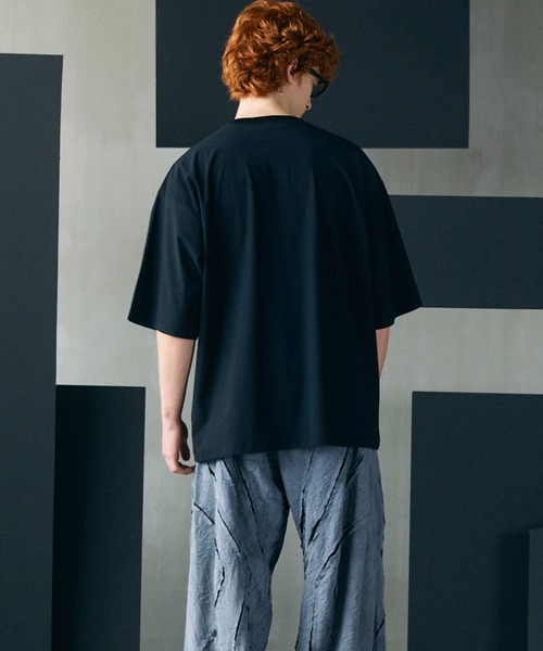 MAISON SPECIAL(メゾンスペシャル)の「《UNISEX》Comfortable Clothes Prime-Over Front-tuck T-shirt/コンフォータブルクローズプライムオーバーフロントタックTシャツ【MAISON SPECIAL/メゾンスペシャル】■セットアップ対応■(Tシャツ/カットソー・メンズ・ブラック/チャコールグレー/バーガンディー・2/1/0)」の8枚目の写真
