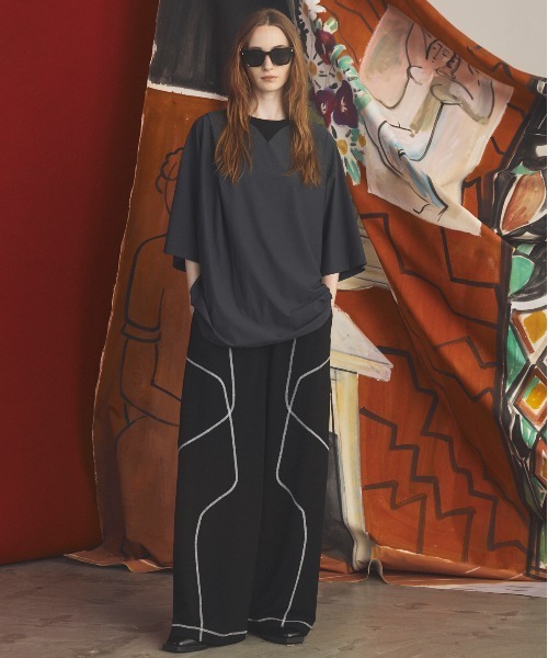 MAISON SPECIAL(メゾンスペシャル)の「《UNISEX》Comfortable Clothes Prime-Over Front-tuck T-shirt/コンフォータブルクローズプライムオーバーフロントタックTシャツ【MAISON SPECIAL/メゾンスペシャル】■セットアップ対応■(Tシャツ/カットソー・メンズ・ブラック/チャコールグレー/バーガンディー・2/1/0)」の9枚目の写真