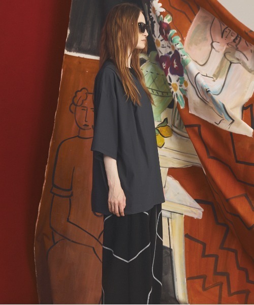 MAISON SPECIAL(メゾンスペシャル)の「《UNISEX》Comfortable Clothes Prime-Over Front-tuck T-shirt/コンフォータブルクローズプライムオーバーフロントタックTシャツ【MAISON SPECIAL/メゾンスペシャル】■セットアップ対応■(Tシャツ/カットソー・メンズ・ブラック/チャコールグレー/バーガンディー・2/1/0)」の11枚目の写真