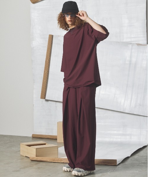 MAISON SPECIAL(メゾンスペシャル)の「《UNISEX》Comfortable Clothes Prime-Over Front-tuck T-shirt/コンフォータブルクローズプライムオーバーフロントタックTシャツ【MAISON SPECIAL/メゾンスペシャル】■セットアップ対応■(Tシャツ/カットソー・メンズ・ブラック/チャコールグレー/バーガンディー・2/1/0)」の13枚目の写真