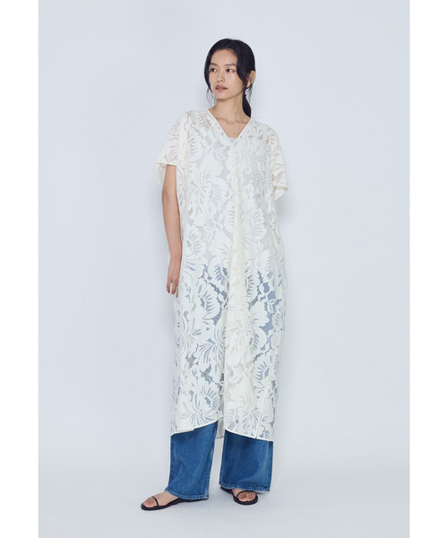 1er Arrondissement(プルミエアロンディスモン)の「フラワーレースワンピース(ドレス・レディース・オフホワイト/ブラック系その他3・38/36)」の4枚目の写真
