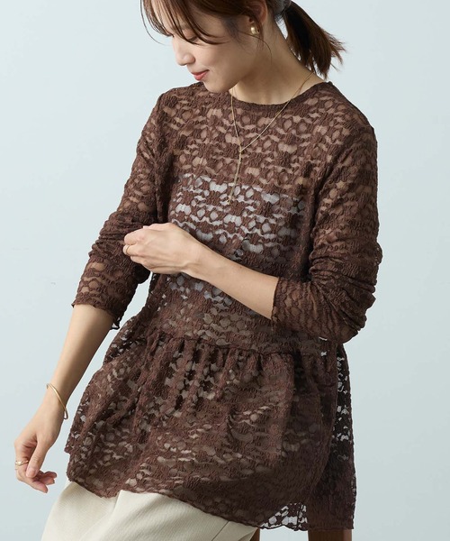 Aunely(オーネリー)の「【Aunely】華やぐシアーアソートレースペプラム プルオーバー<YOSOOIシリーズ>(Tシャツ/カットソー・レディース・オフホワイト/ピンク/アイボリー/ブラウン/ライトブルー/ブラック・L/M)」の4枚目の写真