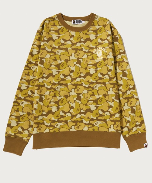 A BATHING APE(アベイシングエイプ)の「BAPE CARD CAMO COLLEGE ONE POINT SWEATSHIRT BAPEC(スウェット・メンズ・ゴールド/グリーン・MEDIUM/XX-LARGE/X-LARGE/SMALL/LARGE)」の2枚目の写真