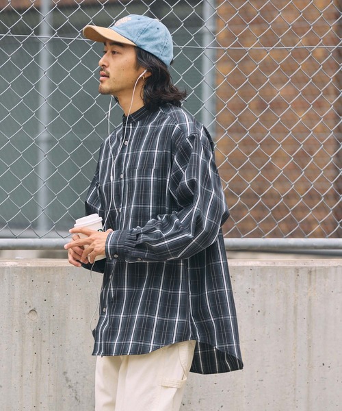 THE CRAFT CREW PRODUCTS(ザクラフトクループロダクツ)の「【MULTI FUNCTIONALシリーズ】オーバーサイズ バンドカラー 長袖シャツ / 抗菌防臭・イージーケア【THE CRAFT CREW PRODUCTS】(シャツ/ブラウス・メンズ・ブラック系/サックスブルー/ダークブラウン/オフホワイト/チャコール/グレー系/ブルー系・S/M/L)」の15枚目の写真
